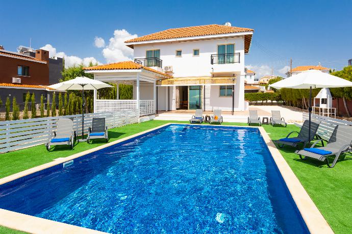 Beautiful villa with private pool and terrace with sea views . - Villa Solon . (Galería de imágenes) }}