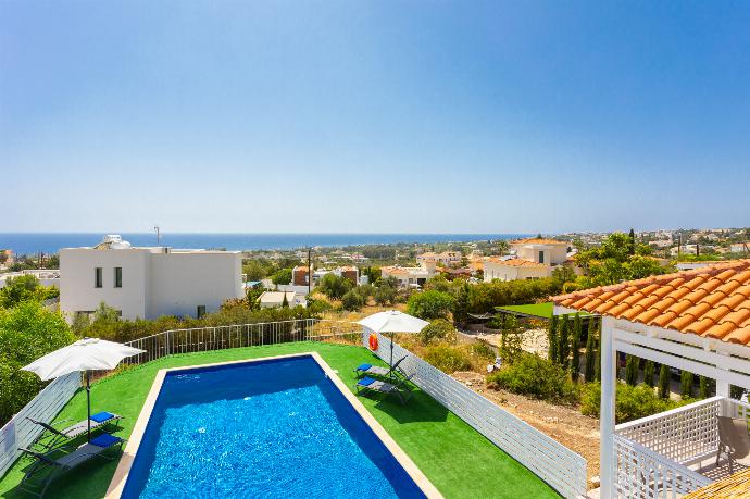 Private pool and terrace with sea views . - Villa Solon . (Galería de imágenes) }}