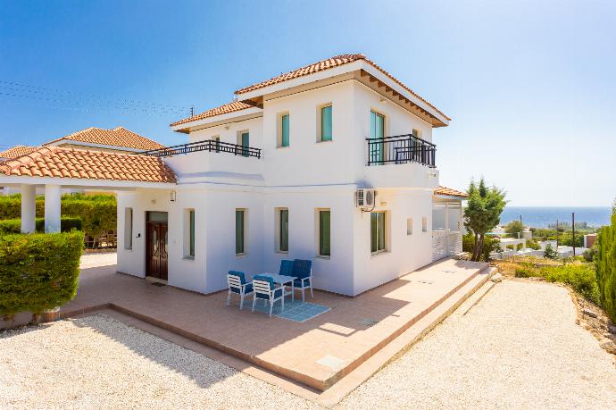 Beautiful villa with private pool and terrace with sea views . - Villa Solon . (Galería de imágenes) }}