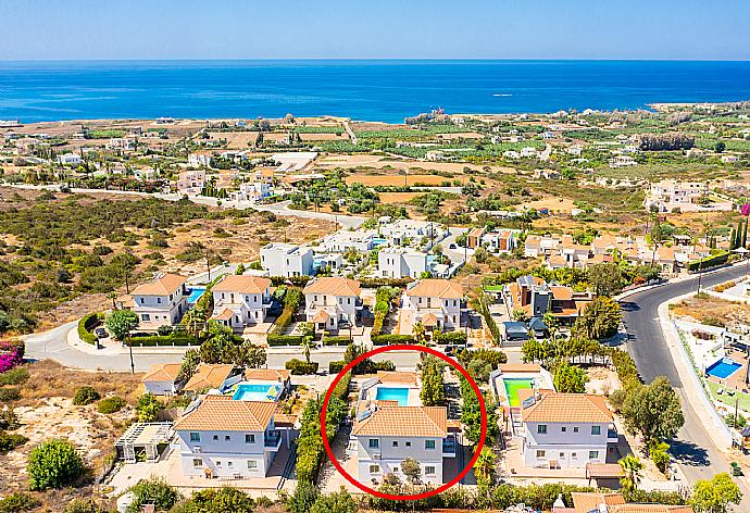 Aerial view showing location of Villa Aristotel . - Villa Aristotle . (Галерея фотографий) }}