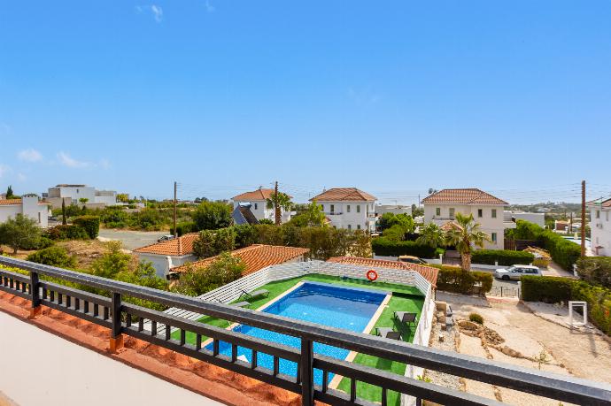 Upper terrace area with sea views . - Villa Homer . (Fotogalerie) }}