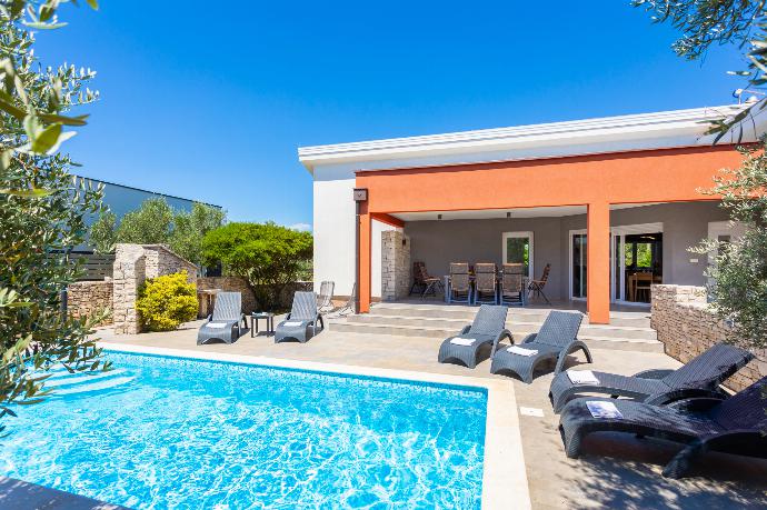 Beautiful villa with private pool and terrace . - Villa Krnica . (Galerie de photos) }}