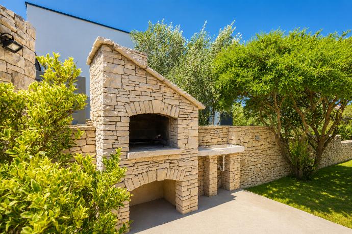 BBQ area . - Villa Krnica . (Photo Gallery) }}