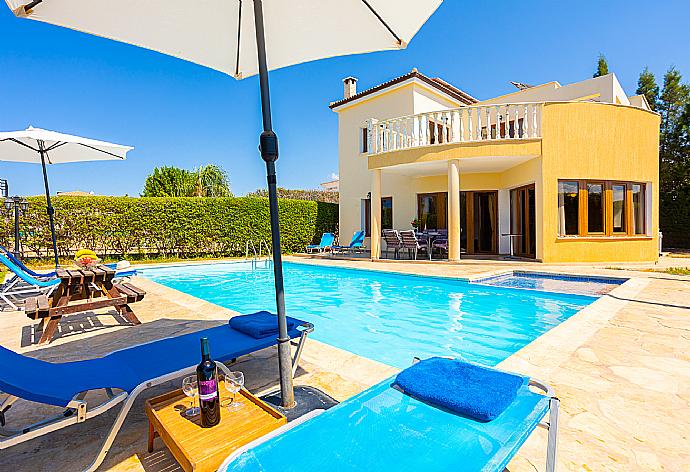 Beautiful villa with private pool and terrace . - Villa Tsikkos Tessera . (Galerie de photos) }}