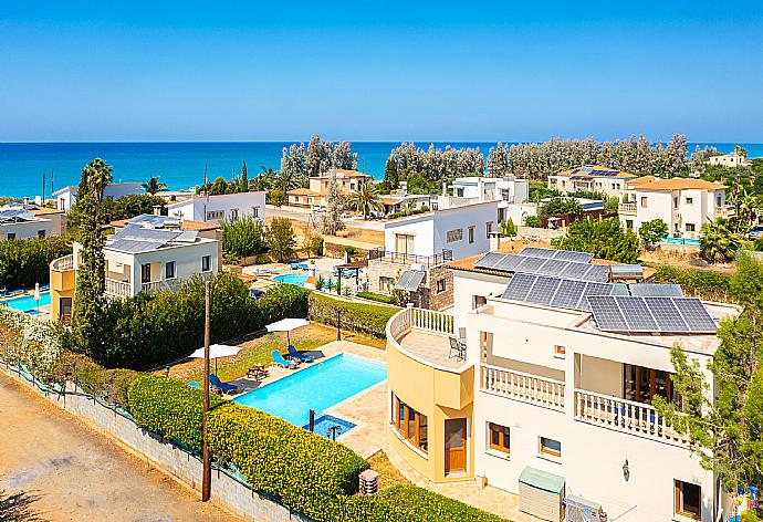 Aerial view of Villa Tsikkos Tessera . - Villa Tsikkos Tessera . (Галерея фотографий) }}