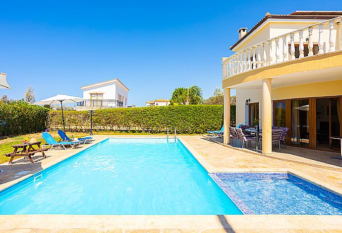 Beautiful villa with private pool and terrace . - Villa Tsikkos Tessera . (Galerie de photos) }}