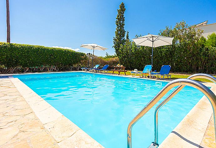 Private pool and terrace . - Villa Tsikkos Tessera . (Photo Gallery) }}