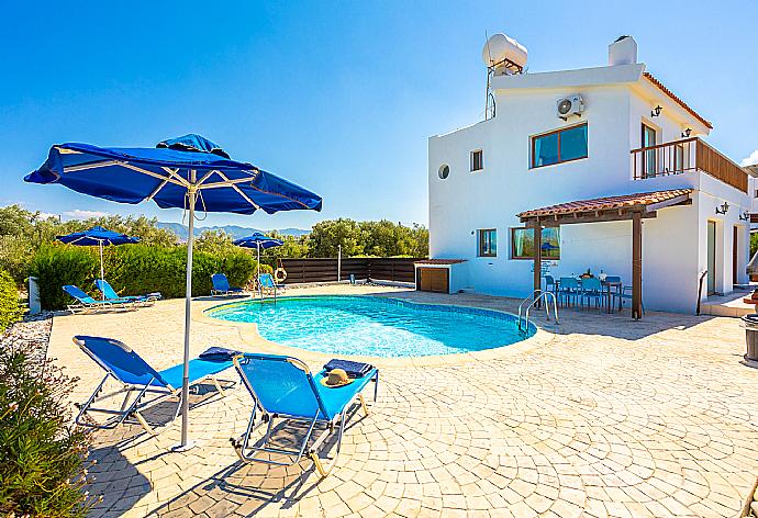 Beautiful villa with private pool, terrace, and garden with sea views . - Blue Bay Villa Nicole . (Galería de imágenes) }}