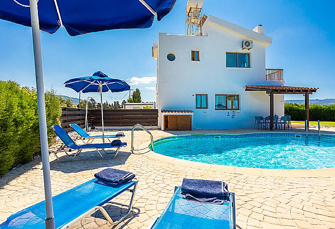 Beautiful villa with private pool, terrace, and garden with sea views . - Blue Bay Villa Nicole . (Галерея фотографий) }}