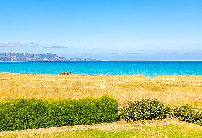 View from balcony . - Blue Bay Villa Nicole . (Fotogalerie) }}