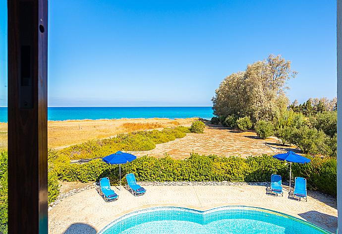 View from bedroom window . - Blue Bay Villa Nicole . (Galerie de photos) }}