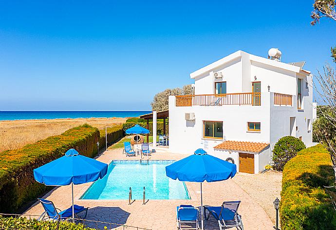 ,Beautiful villa with private pool, terrace, and garden with sea views . - Blue Bay Villa Thea . (Galerie de photos) }}