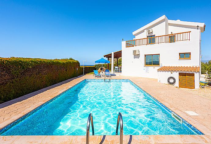 Beautiful villa with private pool, terrace, and garden with sea views . - Blue Bay Villa Thea . (Galería de imágenes) }}