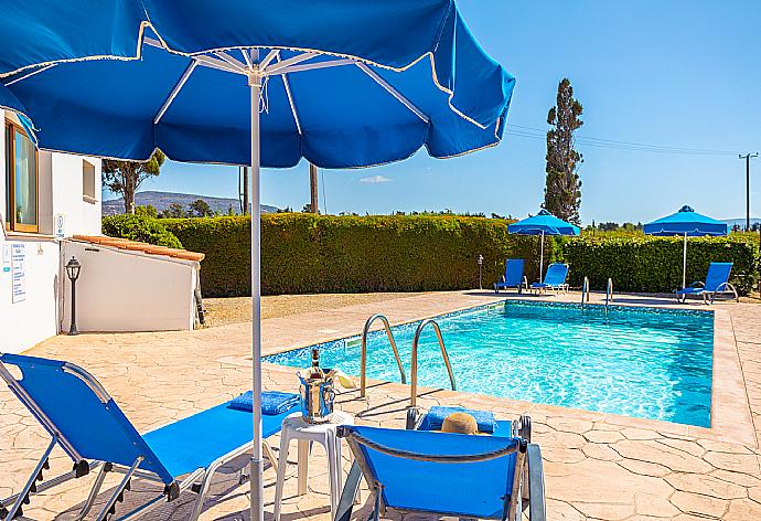 Private pool, terrace, and garden with sea views . - Blue Bay Villa Thea . (Fotogalerie) }}