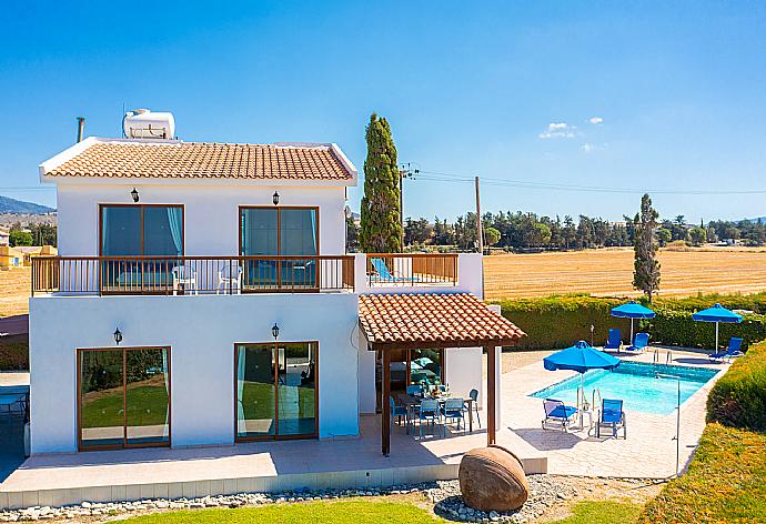 Beautiful villa with private pool, terrace, and garden with sea views . - Blue Bay Villa Thea . (Galería de imágenes) }}