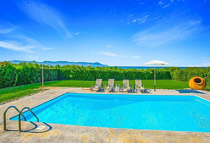 Blue Bay Villa Dimitris Pool