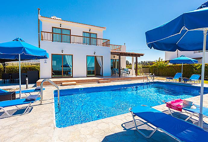 Beautiful villa with private pool, terrace, and garden with sea views . - Blue Bay Villa Dimitris . (Галерея фотографий) }}