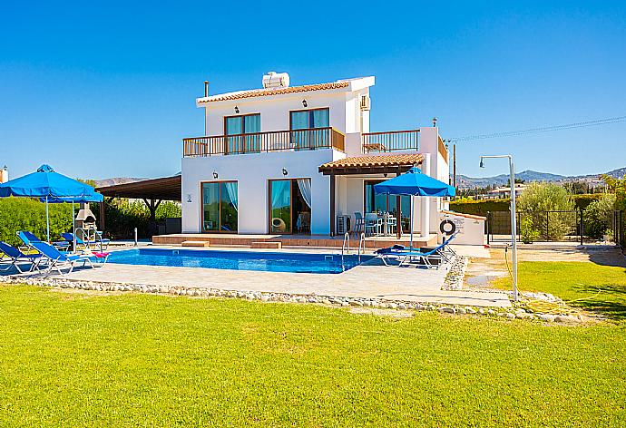 Beautiful villa with private pool, terrace, and garden with sea views . - Blue Bay Villa Dimitris . (Galería de imágenes) }}