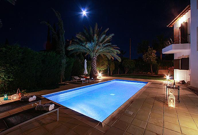 Night view . - Villa Anna . (Photo Gallery) }}