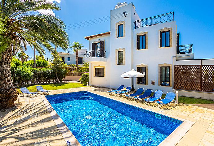 ,Beautiful villa with private pool, terrace, and garden . - Villa Anna . (Fotogalerie) }}