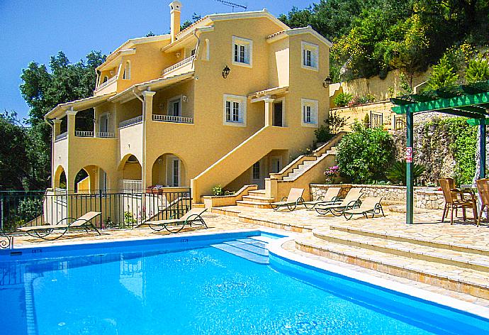 ,Beautiful villa with private pool and terrace with panoramic sea views . - Ioannas House . (Galería de imágenes) }}
