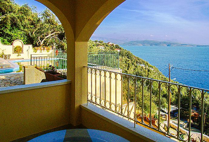 Beautiful villa with private pool and terrace with panoramic sea views . - Ioannas House . (Galería de imágenes) }}