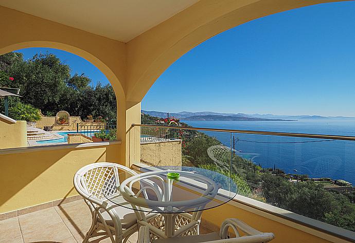 Terrace area with panoramic sea views . - Ioannas House . (Galería de imágenes) }}