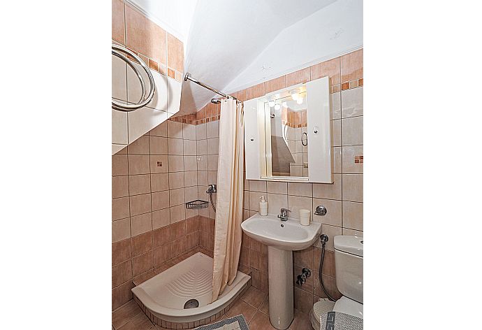 Ioannas House Bathroom