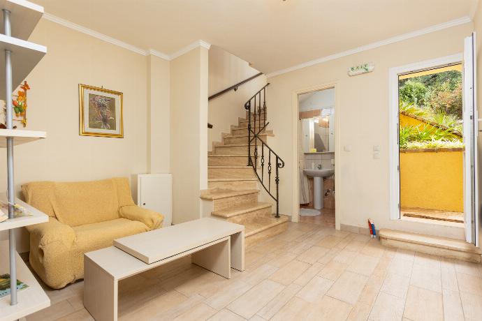 Living area on ground floor . - Ioannas House . (Fotogalerie) }}