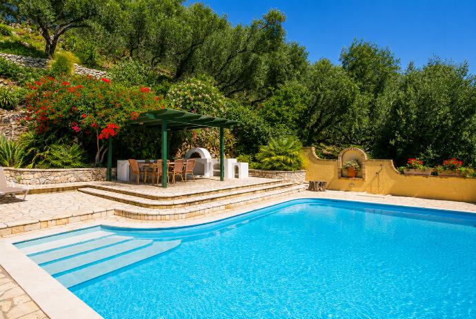 Private pool and terrace with sea views . - Ioannas House . (Photo Gallery) }}