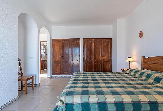 Double room . - Villa Nora . (Photo Gallery) }}