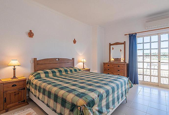 Double room . - Villa Nora . (Galerie de photos) }}