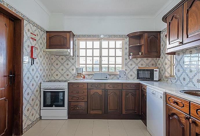 Equipped kitchen . - Villa Nora . (Photo Gallery) }}