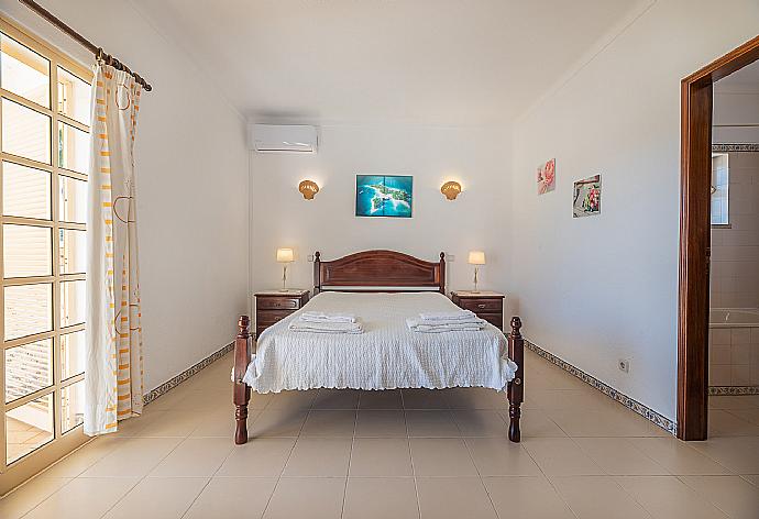 Double room with A/C and ensuite bathroom  . - Villa Natalia . (Galleria fotografica) }}