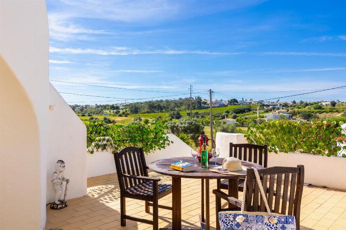 Upper terrace area . - Villa Veiguinha . (Photo Gallery) }}