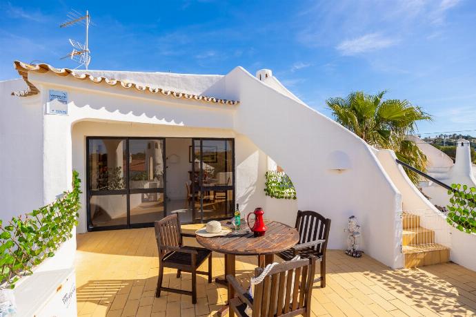 Upper terrace area . - Villa Veiguinha . (Photo Gallery) }}