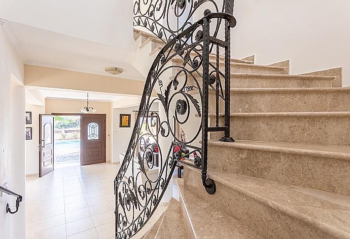 Stairway . - Villa Dora . (Photo Gallery) }}