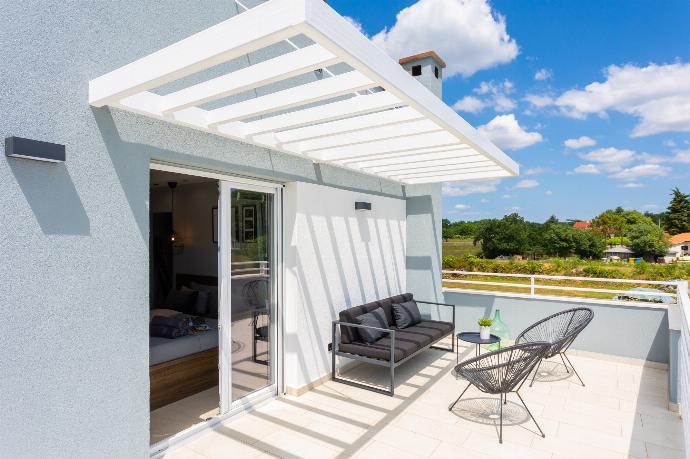 Balcony . - Villa Ovis . (Galería de imágenes) }}