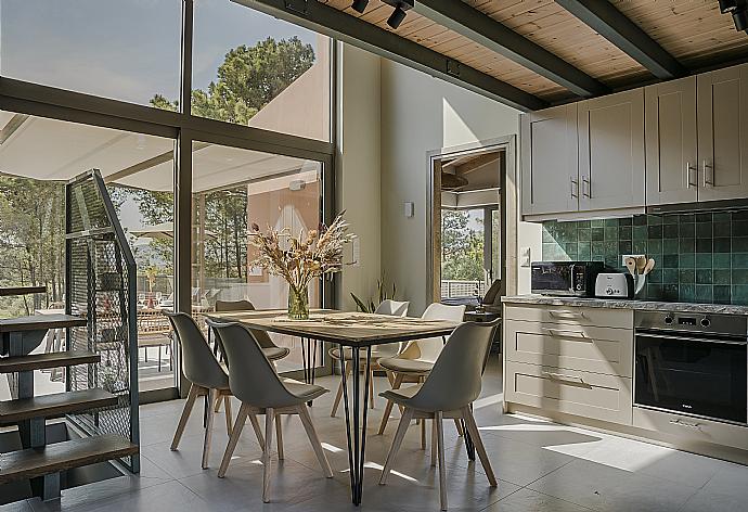 Dining room . - Villa Sunset . (Fotogalerie) }}