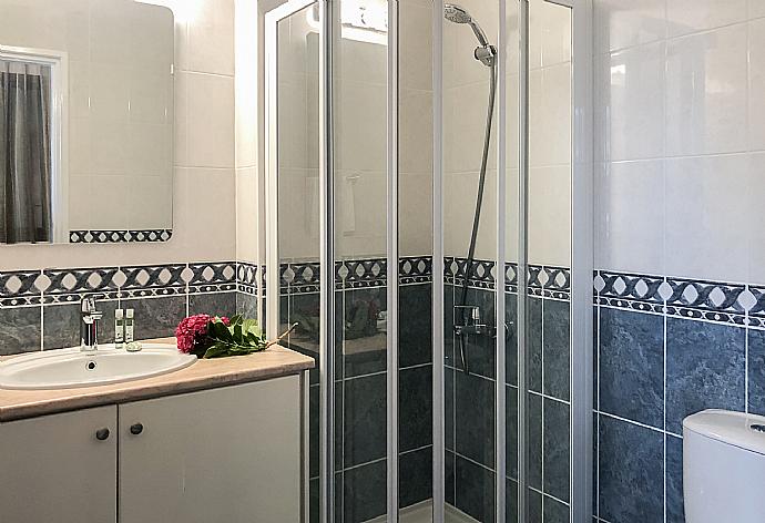 Villa Iliana Bathroom