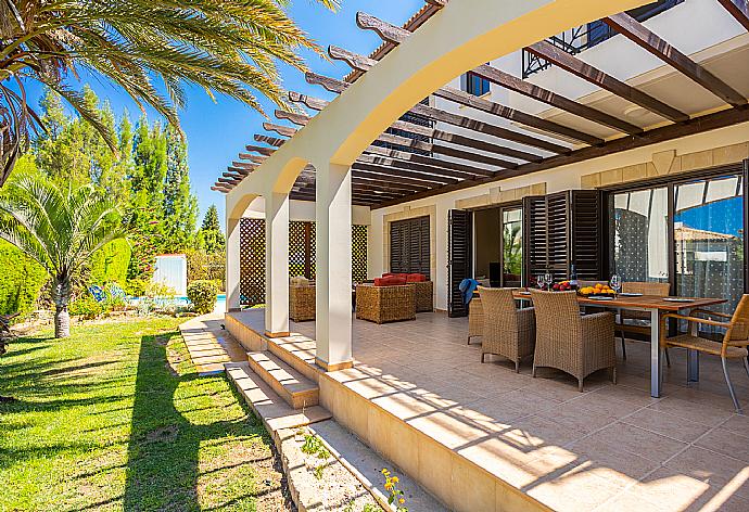 Terrace area . - Villa Iliana . (Galerie de photos) }}