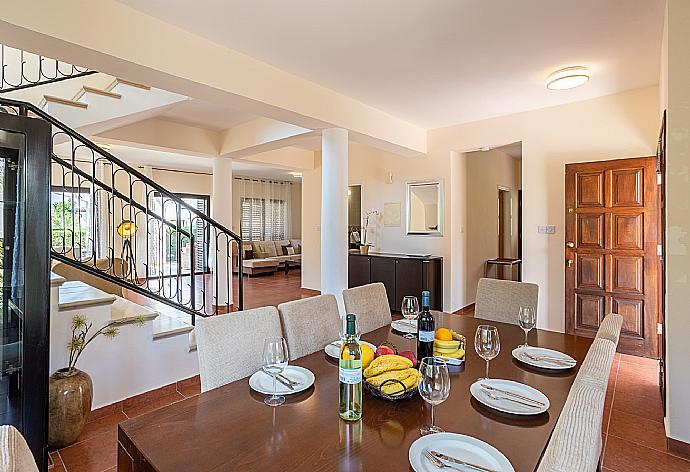 Living room with sofas, dining area, WiFi internet, and satellite TV . - Villa Iliana . (Galería de imágenes) }}