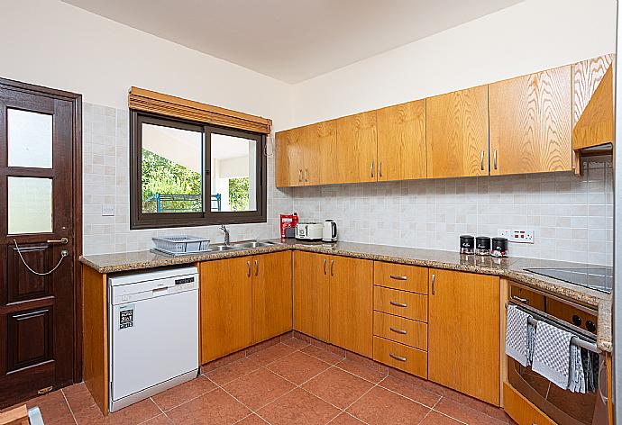 Equipped kitchen . - Villa Iliana . (Photo Gallery) }}