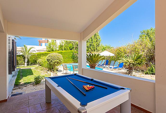 Terrace area with pool table . - Villa Iliana . (Fotogalerie) }}