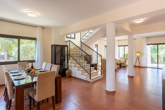 Living room with sofas, dining area, WiFi internet, and satellite TV . - Villa Iliana . (Fotogalerie) }}