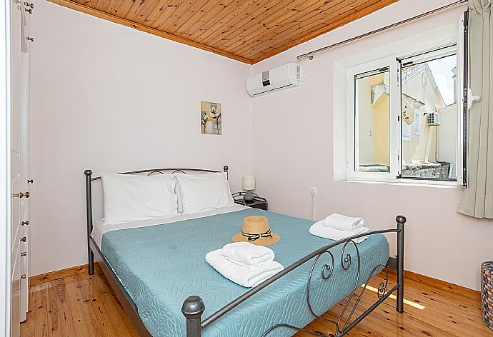 Double bedroom with A/C . - Porto . (Galerie de photos) }}