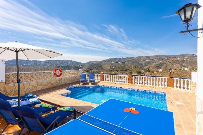 Private pool and terrace with panoramic countryside views . - Villa Ana y Garcia . (Galleria fotografica) }}