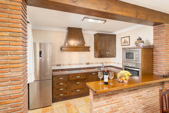 Equipped kitchen . - Villa Ana y Garcia . (Photo Gallery) }}