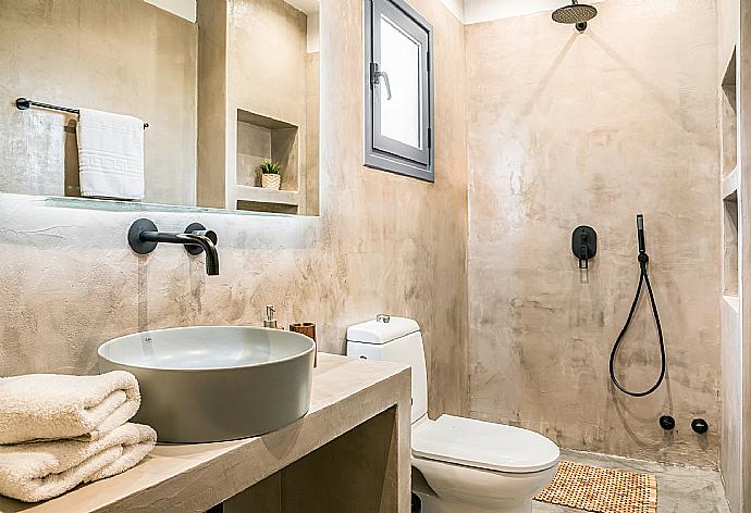 Villa Canova Bathroom