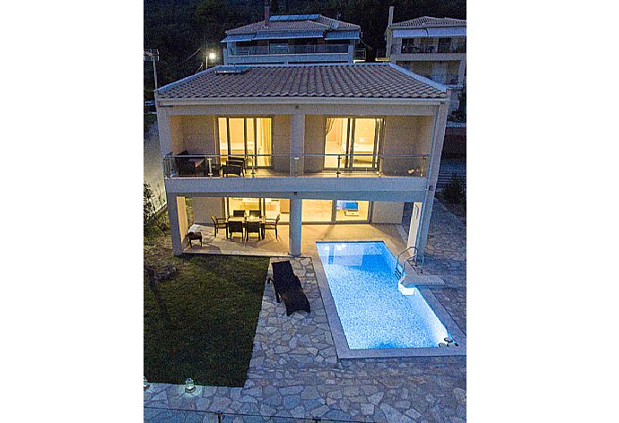 Aerial view of Villa Argo at night . - Villa Argo . (Photo Gallery) }}